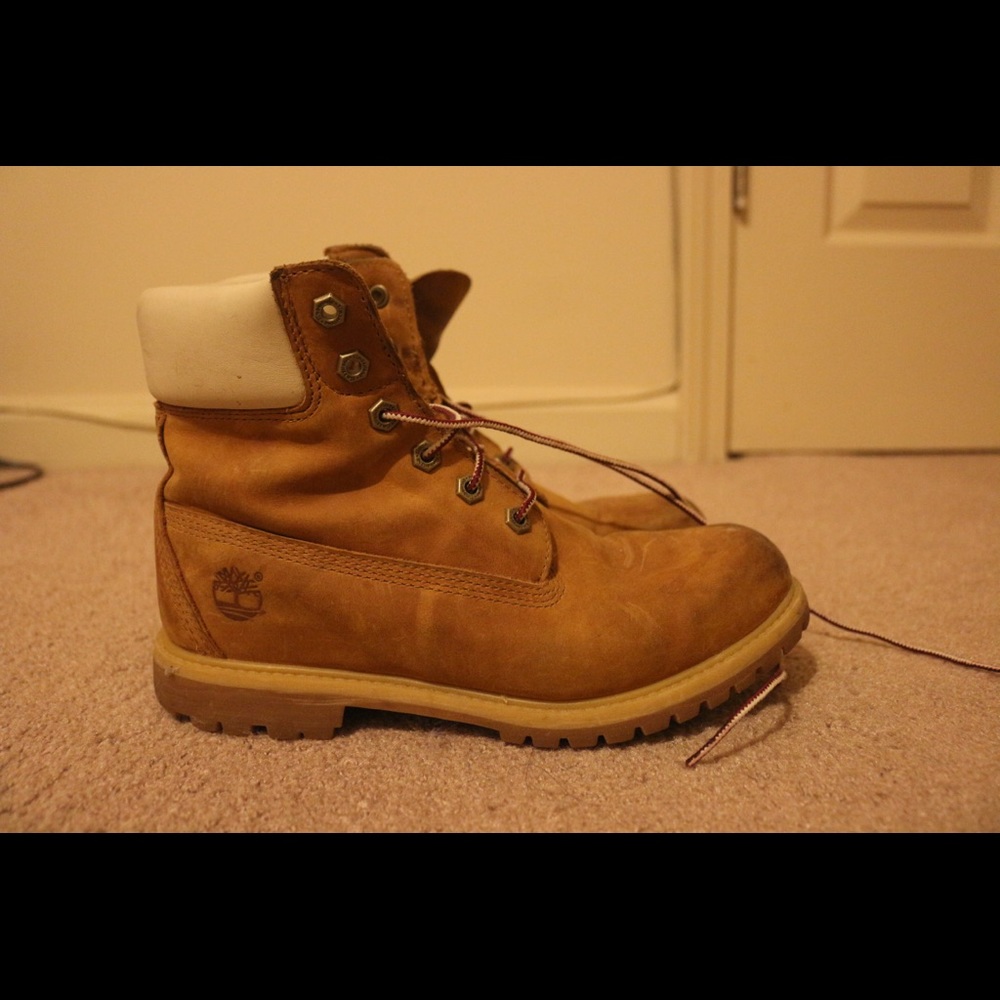 ✨TIMEBRLAND WOMEN’S BOOTS✨